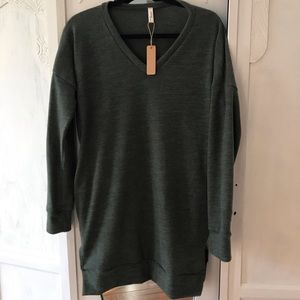 Jardin Sweaters - NWT Green tunic sweater Jardin Sweaters - NWT Green tunic sweater